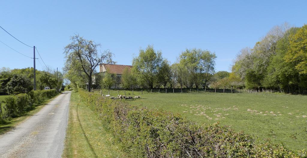 Domaine De Varenne Bed & Breakfast Saint-Amand-en-Puisaye Екстериор снимка